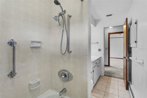House in Mount Dora, Florida 3 bedrooms, 169.27 sq.m. № 1898938 - photo 22