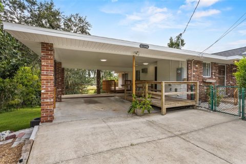 House in Mount Dora, Florida 3 bedrooms, 169.27 sq.m. № 1898938 - photo 30