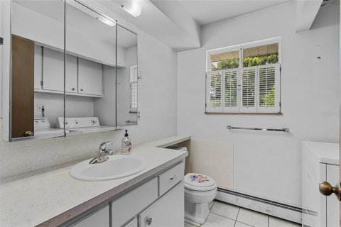 House in Mount Dora, Florida 3 bedrooms, 169.27 sq.m. № 1898938 - photo 23
