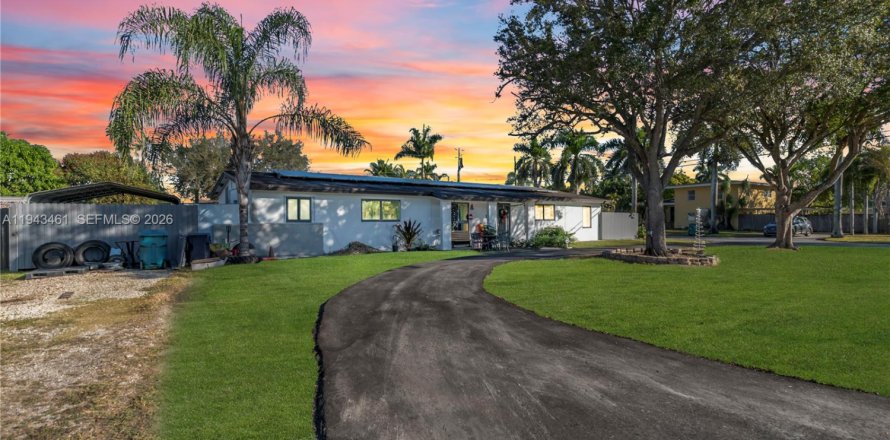 Casa en Homestead, Florida 4 dormitorios, 119.84 m2 № 2000492