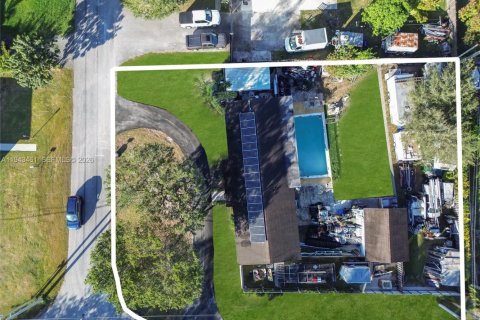 Casa en venta en Homestead, Florida, 4 dormitorios, 119.84 m2 № 2000492 - foto 2