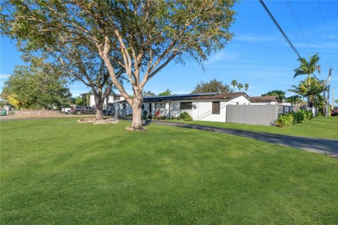 Casa en venta en Homestead, Florida, 4 dormitorios, 119.84 m2 № 2000492 - foto 6