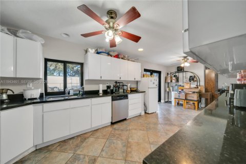 Casa en venta en Homestead, Florida, 4 dormitorios, 119.84 m2 № 2000492 - foto 20