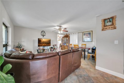 Casa en venta en Homestead, Florida, 4 dormitorios, 119.84 m2 № 2000492 - foto 16