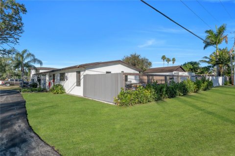 Casa en venta en Homestead, Florida, 4 dormitorios, 119.84 m2 № 2000492 - foto 9