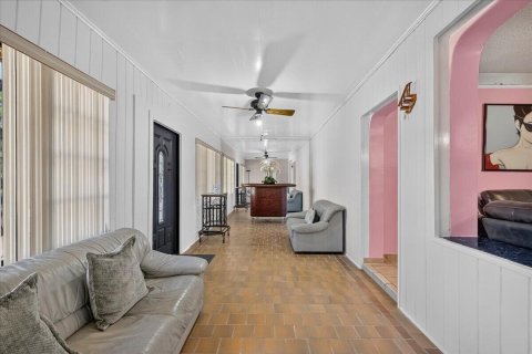 Villa ou maison à vendre à Miami, Floride: 3 chambres, 166.3 m2 № 2431302 - photo 4