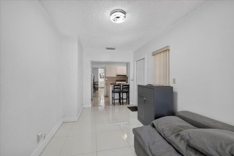Villa ou maison à vendre à Miami, Floride: 3 chambres, 166.3 m2 № 2431302 - photo 12