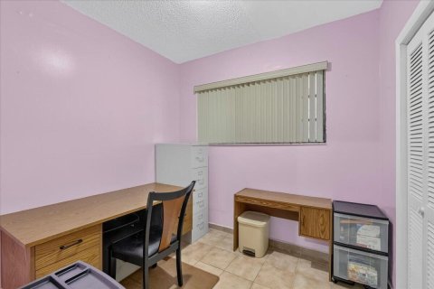 Villa ou maison à vendre à Miami, Floride: 3 chambres, 166.3 m2 № 2431302 - photo 9