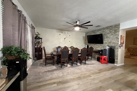 House in Gibsonton, Florida 3 bedrooms, 235.97 sq.m. № 2207134 - photo 5