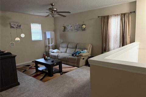 House in Gibsonton, Florida 3 bedrooms, 235.97 sq.m. № 2207134 - photo 7