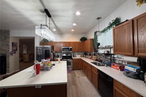 House in Gibsonton, Florida 3 bedrooms, 235.97 sq.m. № 2207134 - photo 9