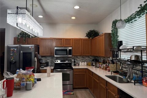 House in Gibsonton, Florida 3 bedrooms, 235.97 sq.m. № 2207134 - photo 10