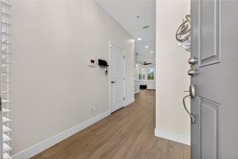 Townhouse in Tampa, Florida 3 bedrooms, 168.71 sq.m. № 2093603 - photo 4