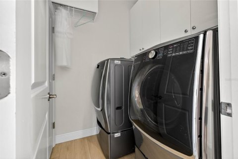 Townhouse in Tampa, Florida 3 bedrooms, 168.71 sq.m. № 2093603 - photo 23