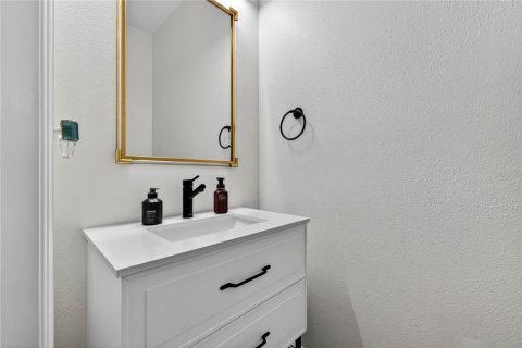 Townhouse in Tampa, Florida 3 bedrooms, 168.71 sq.m. № 2093603 - photo 18