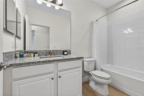 Townhouse in Tampa, Florida 3 bedrooms, 168.71 sq.m. № 2093603 - photo 25
