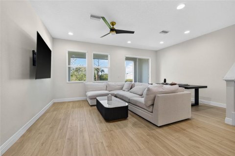 Townhouse in Tampa, Florida 3 bedrooms, 168.71 sq.m. № 2093603 - photo 8