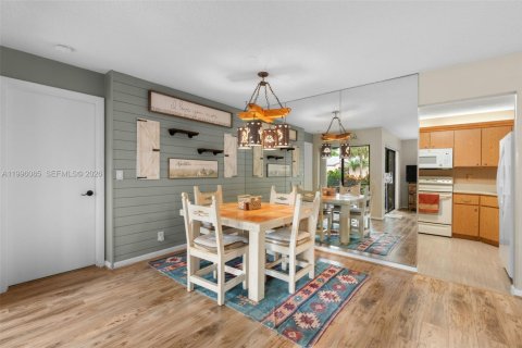 Condo in Coconut Creek, Florida, 2 bedrooms  № 2058503 - photo 13