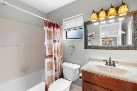 Condo in Coconut Creek, Florida, 2 bedrooms  № 2058503 - photo 25