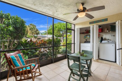 Condo in Coconut Creek, Florida, 2 bedrooms  № 2058503 - photo 27