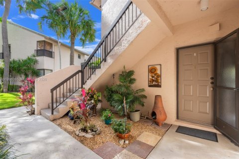 Condo in Coconut Creek, Florida, 2 bedrooms  № 2058503 - photo 5