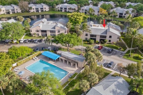 Condo in Coconut Creek, Florida, 2 bedrooms  № 2058503 - photo 3