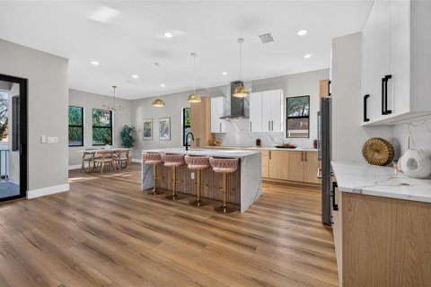Villa ou maison à vendre à Tampa, Floride: 5 chambres, 332.96 m2 № 2430728 - photo 17