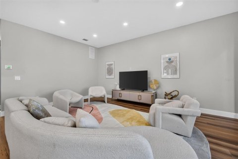 Villa ou maison à vendre à Tampa, Floride: 5 chambres, 332.96 m2 № 2430728 - photo 8