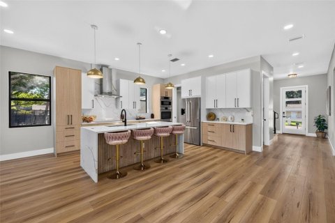 Villa ou maison à vendre à Tampa, Floride: 5 chambres, 332.96 m2 № 2430728 - photo 19