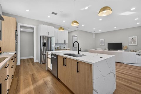 Villa ou maison à vendre à Tampa, Floride: 5 chambres, 332.96 m2 № 2430728 - photo 16