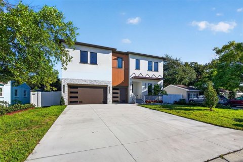 Villa ou maison à vendre à Tampa, Floride: 5 chambres, 332.96 m2 № 2430728 - photo 2