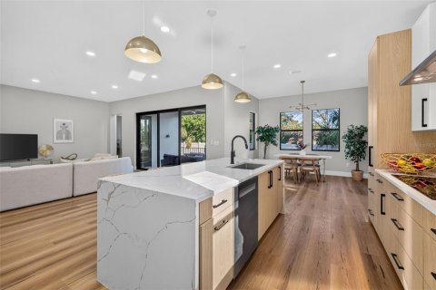 Villa ou maison à vendre à Tampa, Floride: 5 chambres, 332.96 m2 № 2430728 - photo 15