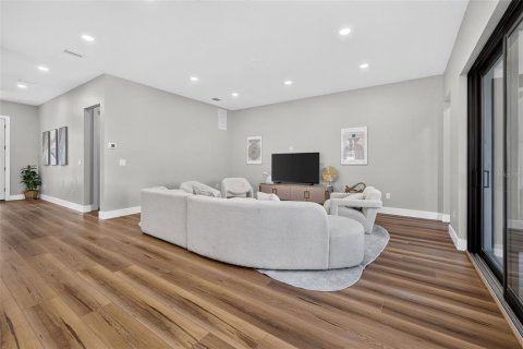 Villa ou maison à vendre à Tampa, Floride: 5 chambres, 332.96 m2 № 2430728 - photo 7
