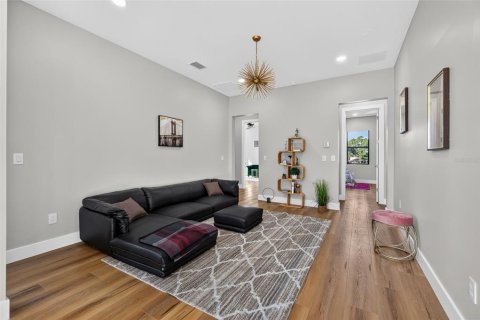 Villa ou maison à vendre à Tampa, Floride: 5 chambres, 332.96 m2 № 2430728 - photo 23