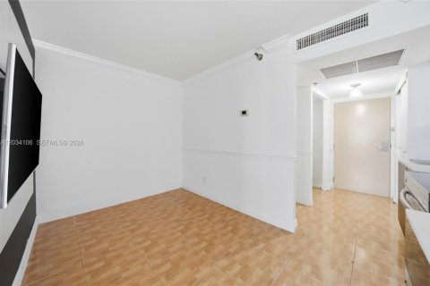 Apartment in Sunny Isles Beach, Florida 1 bedroom, 33.44 sq.m. № 2084036 - photo 18