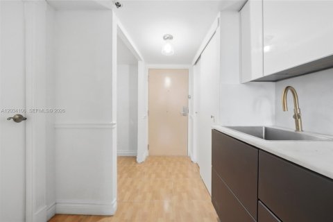 Apartment in Sunny Isles Beach, Florida 1 bedroom, 33.44 sq.m. № 2084036 - photo 14