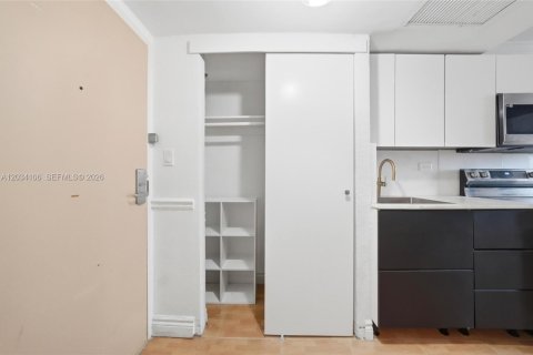 Apartment in Sunny Isles Beach, Florida 1 bedroom, 33.44 sq.m. № 2084036 - photo 15