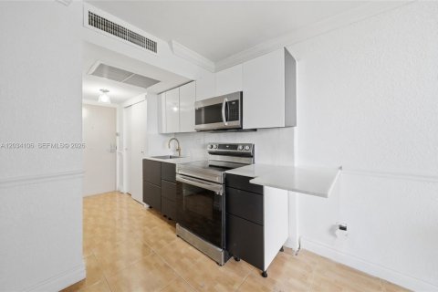 Apartment in Sunny Isles Beach, Florida 1 bedroom, 33.44 sq.m. № 2084036 - photo 13