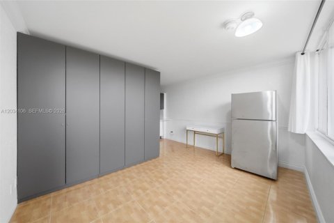 Apartment in Sunny Isles Beach, Florida 1 bedroom, 33.44 sq.m. № 2084036 - photo 20