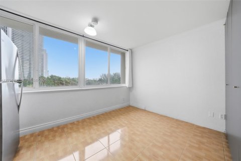 Apartment in Sunny Isles Beach, Florida 1 bedroom, 33.44 sq.m. № 2084036 - photo 21