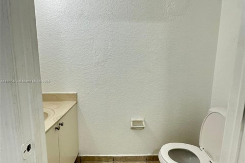 Townhouse in Florida City, Florida 3 bedrooms, 141.86 sq.m. № 1892952 - photo 10