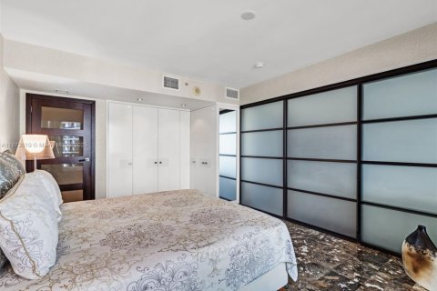Condo in Miami Beach, Florida, 2 bedrooms  № 1897876 - photo 19