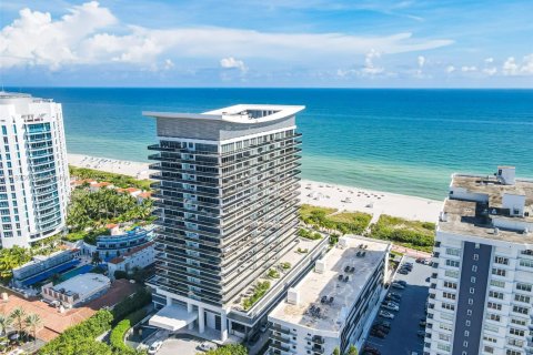 Condo in Miami Beach, Florida, 2 bedrooms  № 1897876 - photo 2