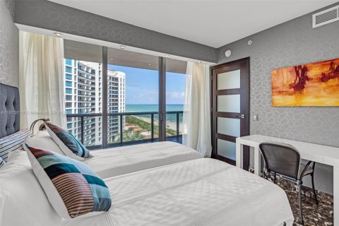 Condo in Miami Beach, Florida, 2 bedrooms  № 1897876 - photo 24