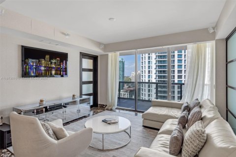 Condo in Miami Beach, Florida, 2 bedrooms  № 1897876 - photo 8