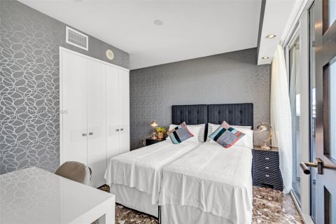 Condo in Miami Beach, Florida, 2 bedrooms  № 1897876 - photo 23