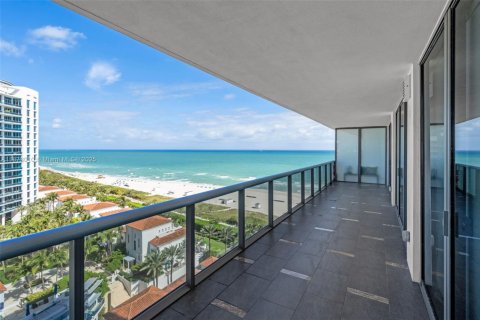 Condo in Miami Beach, Florida, 2 bedrooms  № 1897876 - photo 26
