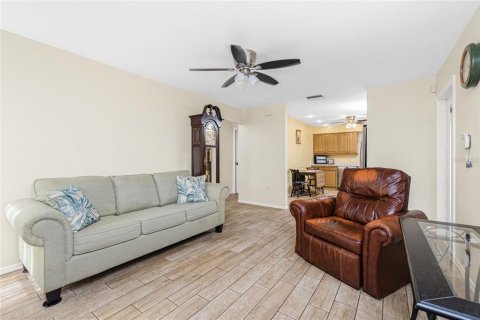 House in Port Charlotte, Florida 2 bedrooms, 85.84 sq.m. № 1826288 - photo 6
