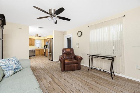 House in Port Charlotte, Florida 2 bedrooms, 85.84 sq.m. № 1826288 - photo 5