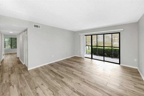 Купить кондоминиум в Тарпон-Спрингс, Флорида 5 комнат, 90.95м2, № 2149265 - фото 9